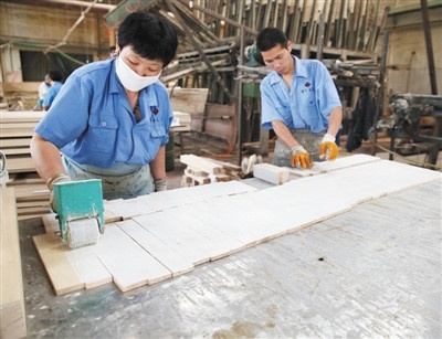 使用環保漆也是家具工廠升級的一個重要環節。